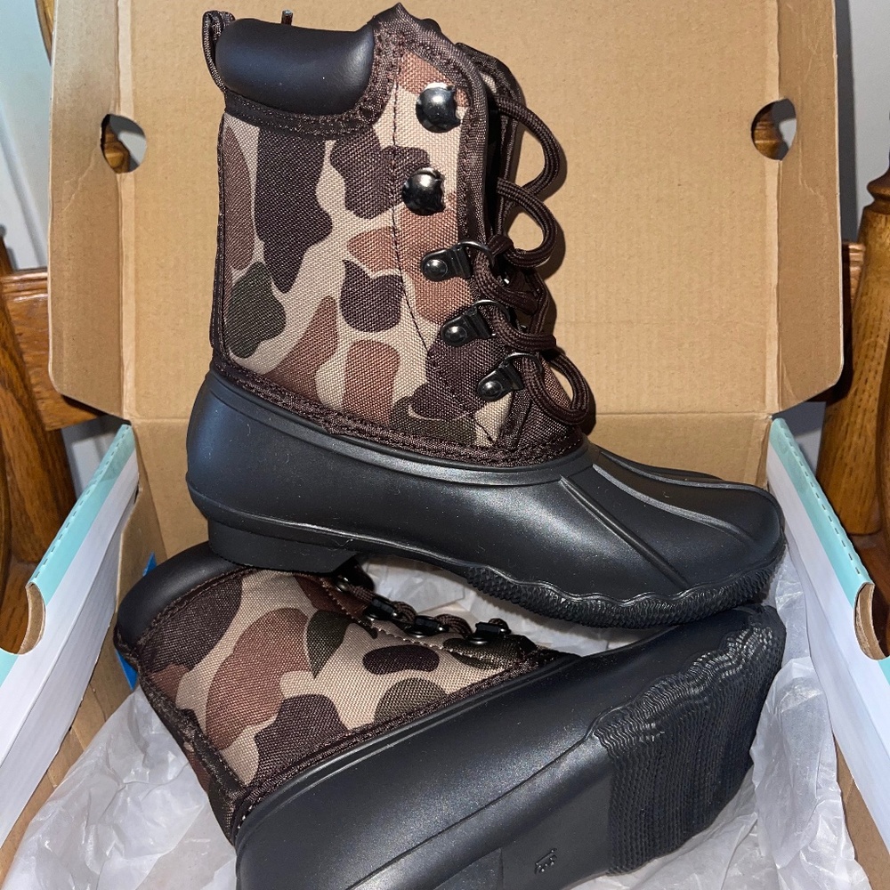Camo duck boots